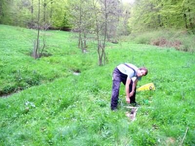 Matthias Sprenger, sampling soils in Luxembourg for the CAOS project to analyze afterwards the isotopic compositions of the soil water